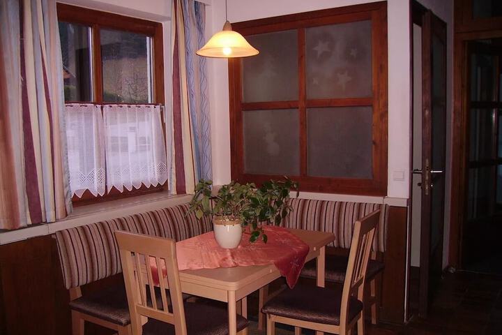 Room 6 of 16