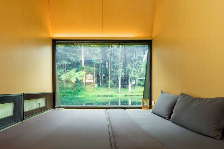 Room 12 of 40