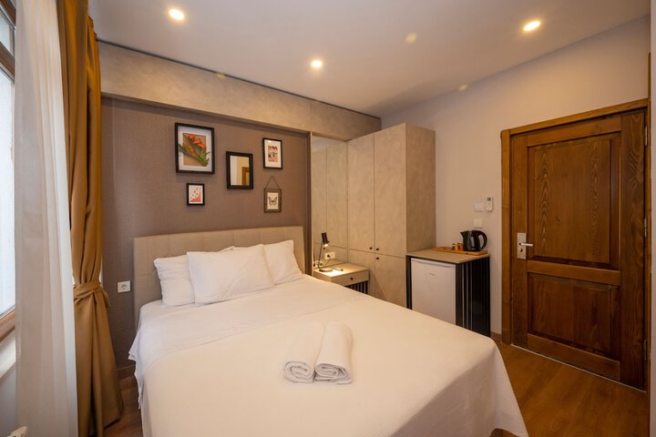 Room 35 of 98