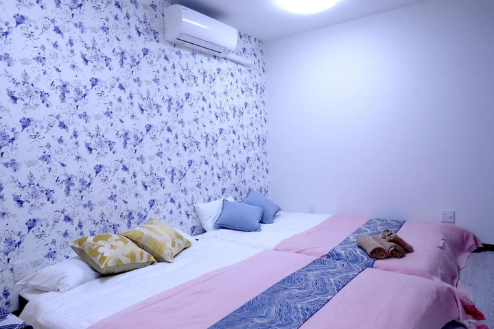 Room 3 of 25