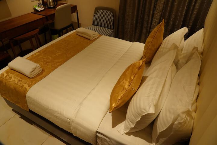Room 10 of 87