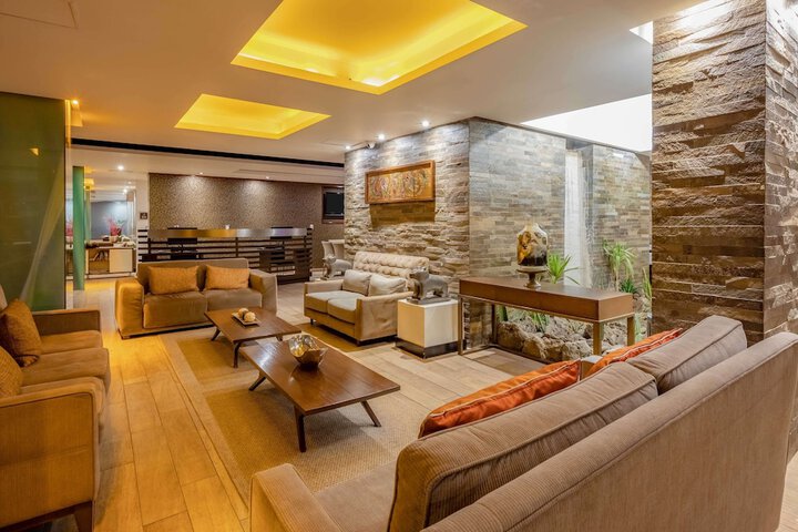 Guest Lobby