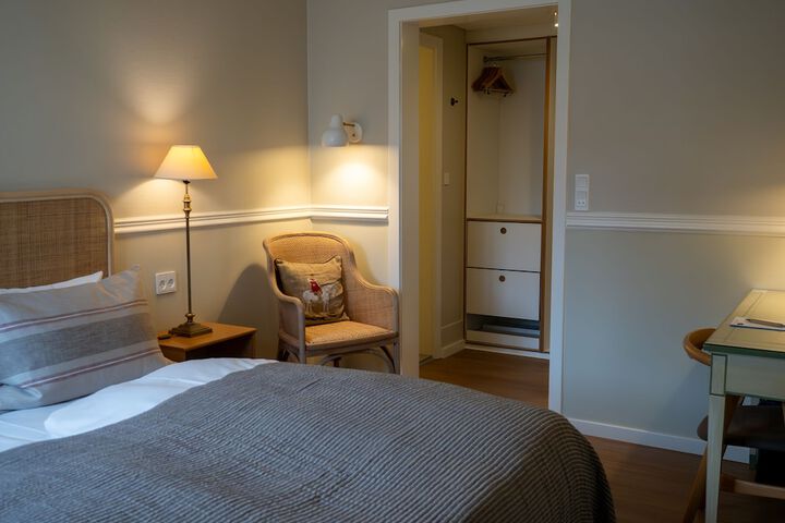 Room 43 of 151