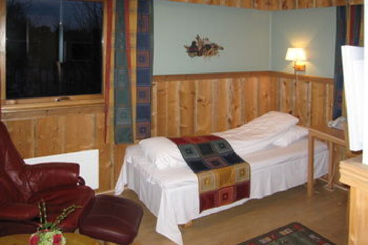 Room 7 of 12