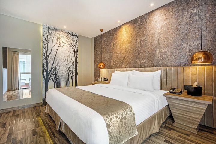 Room 49 of 102