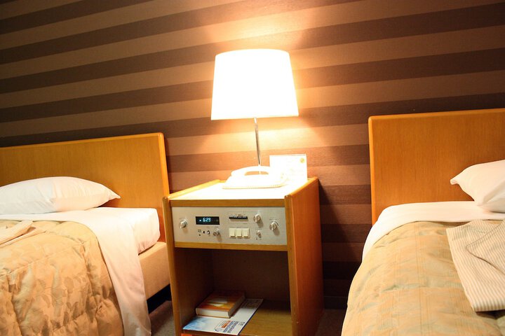 Room 5 of 38