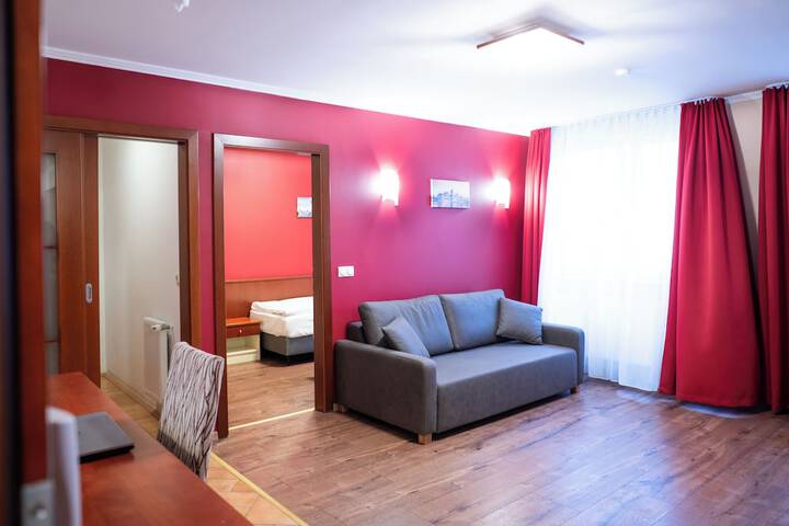 Room 34 of 153