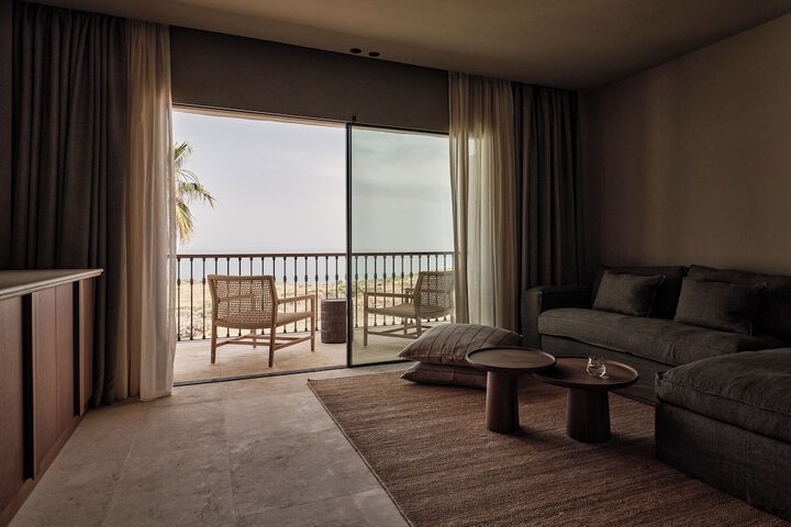 Room 52 of 225