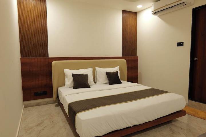 Room 8 of 27