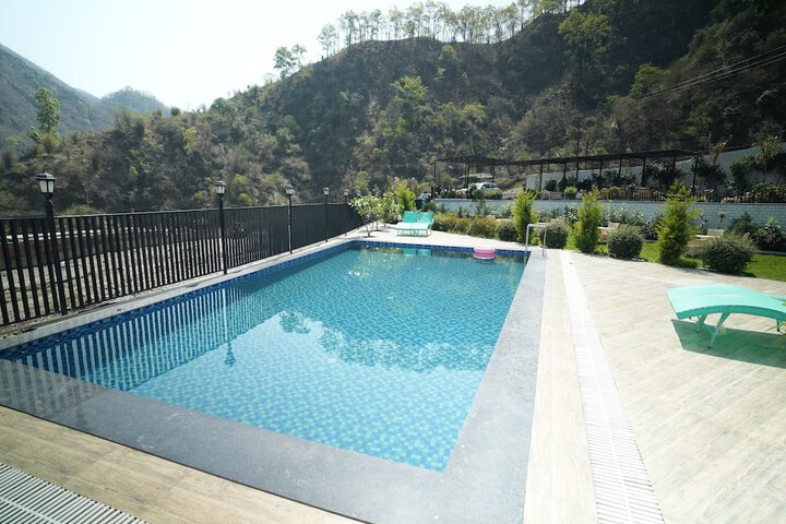 Pool 41 of 71