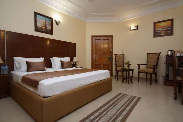 Room 12 of 48