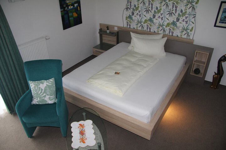 Room 13 of 110