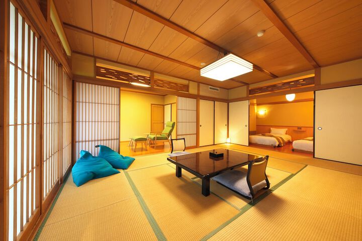 Room 4 of 22