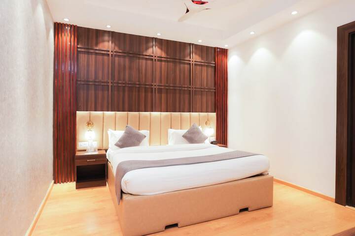 Room 14 of 80