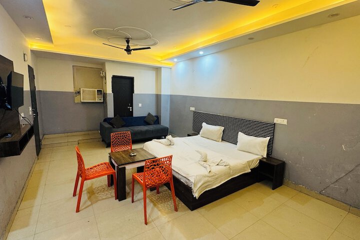 Room 9 of 39