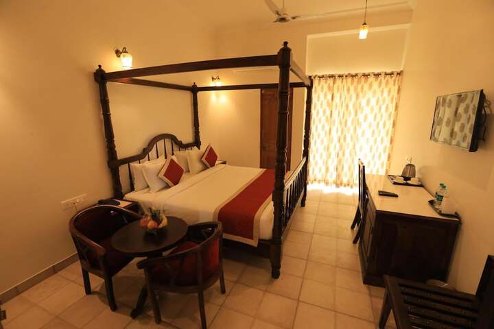 Room 10 of 40