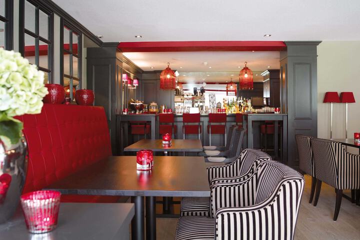 Lounge 46 of 62