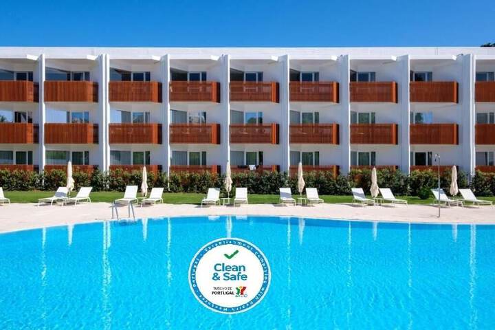 Photo of Malibu Foz Hotel - La Maison Younan