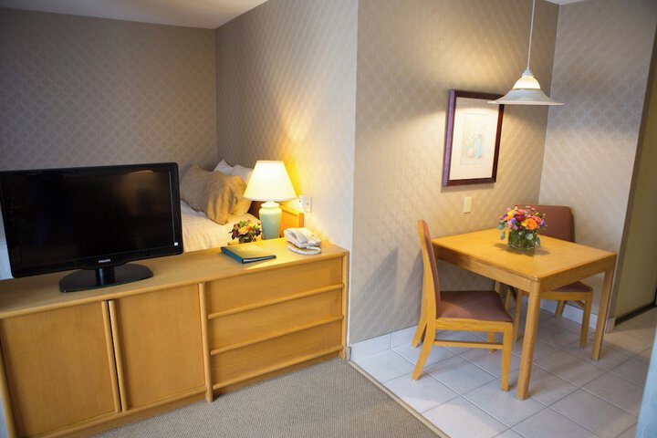 Room 5 of 28