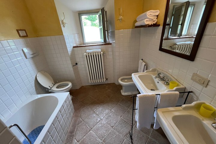 Room 35 of 64