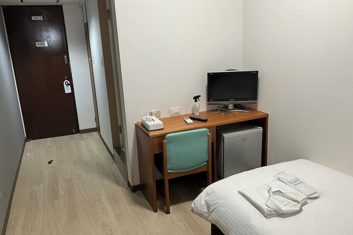 Room 3 of 11