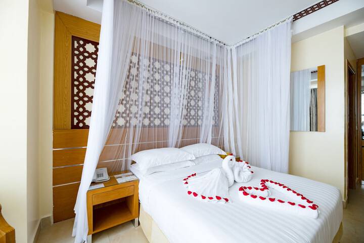 Room 7 of 27