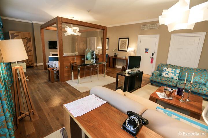Room 5 of 70