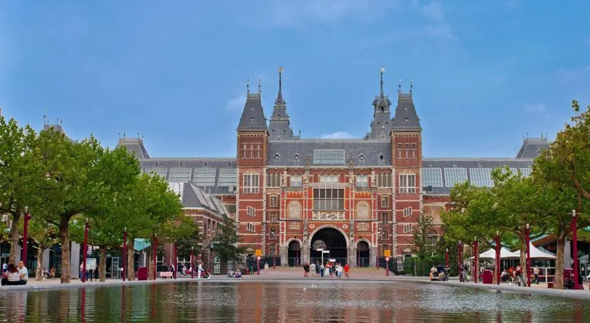 Exterior of Amsterdam Dreaming