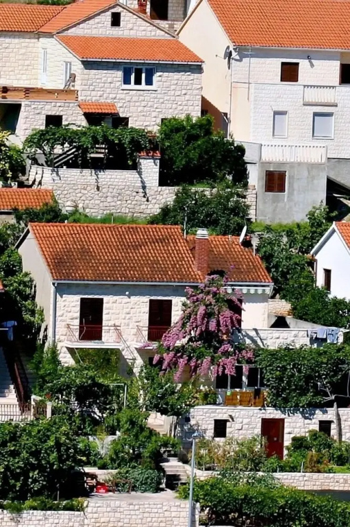 Nikola 200 m From Beach A2