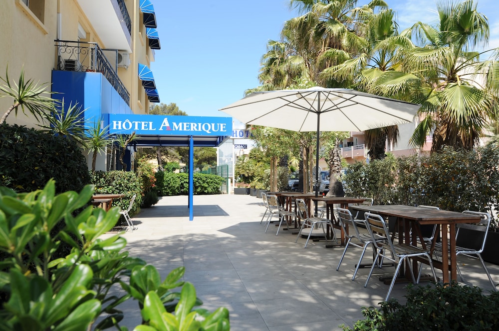 Exterior of Cit’Hôtel Amérique