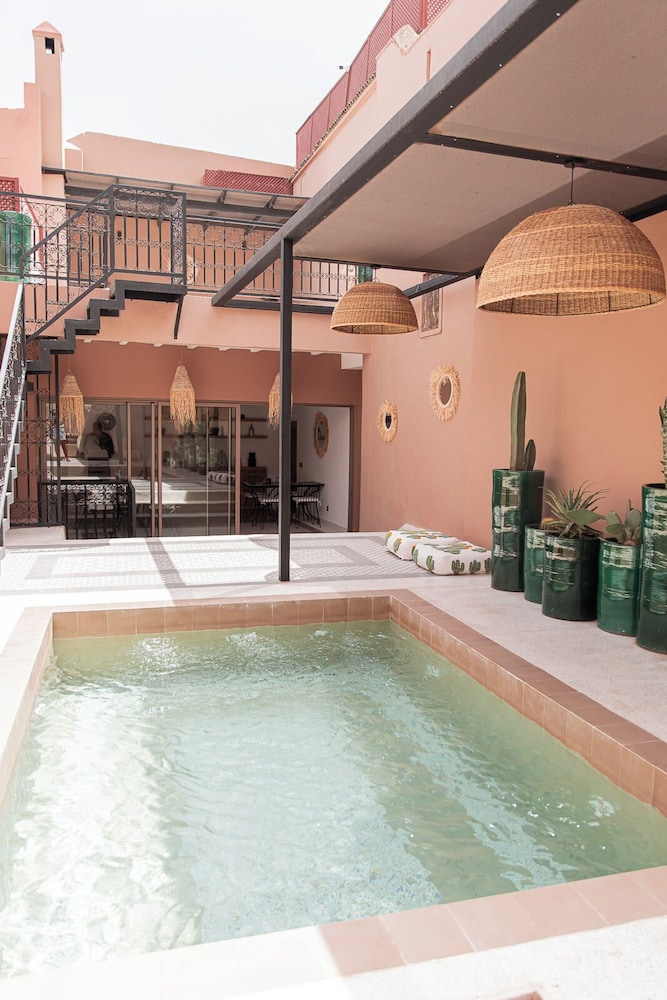 riad 16 art