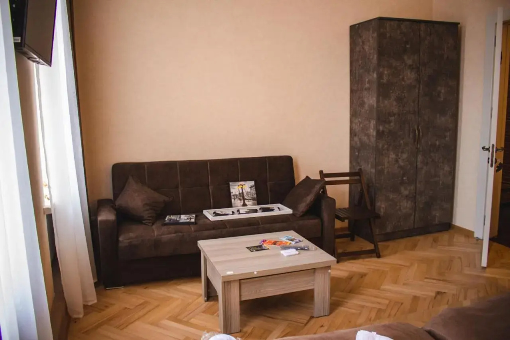 4 Rooms