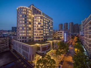 Golden Eagle Hotel