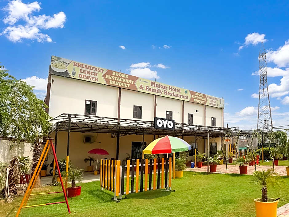 Collection O Mukur Hotel & Restaurant