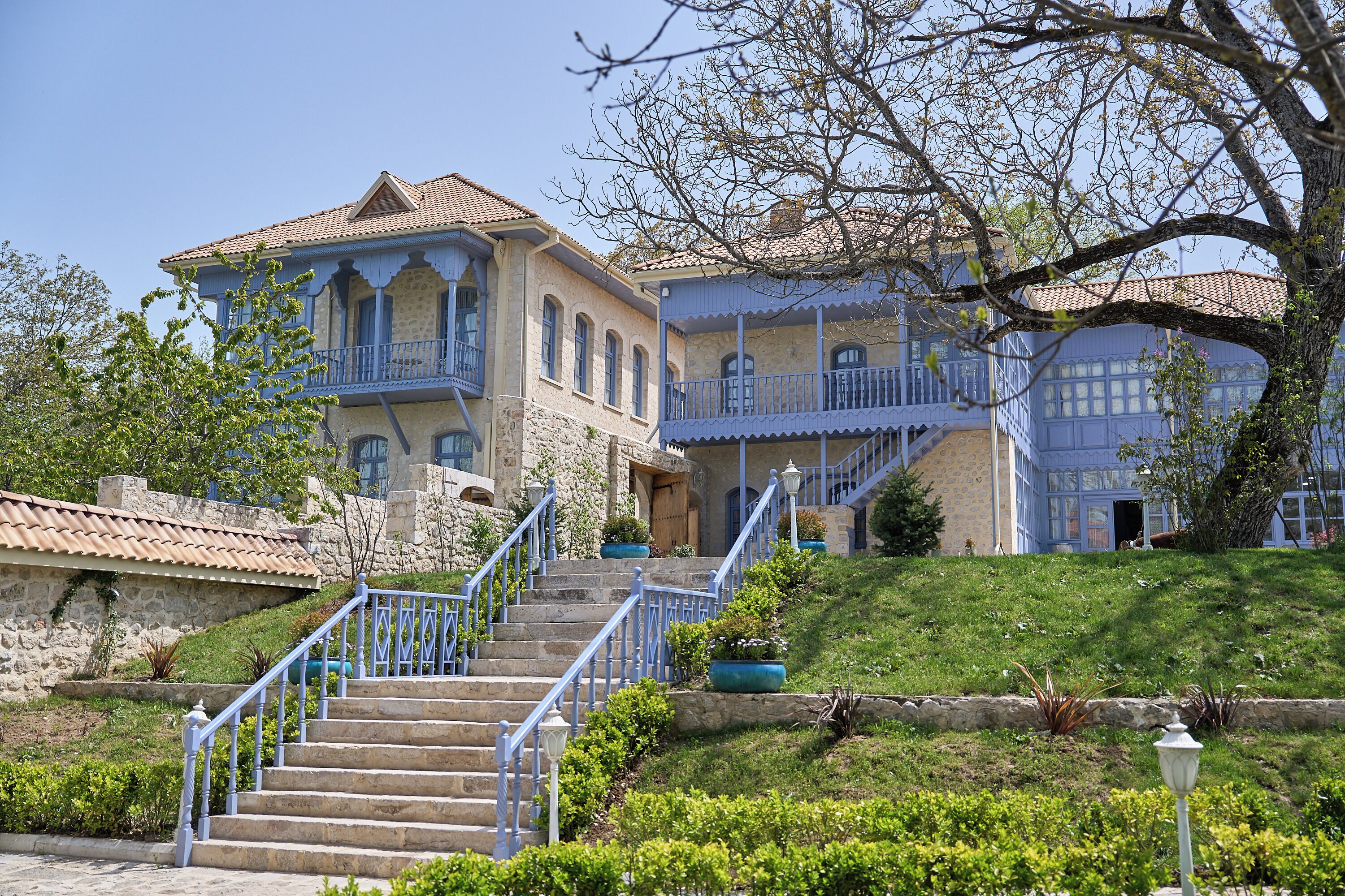 Yasemen Hotel