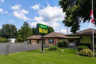 Queens Motel Blenheim Near Lake Erie ON