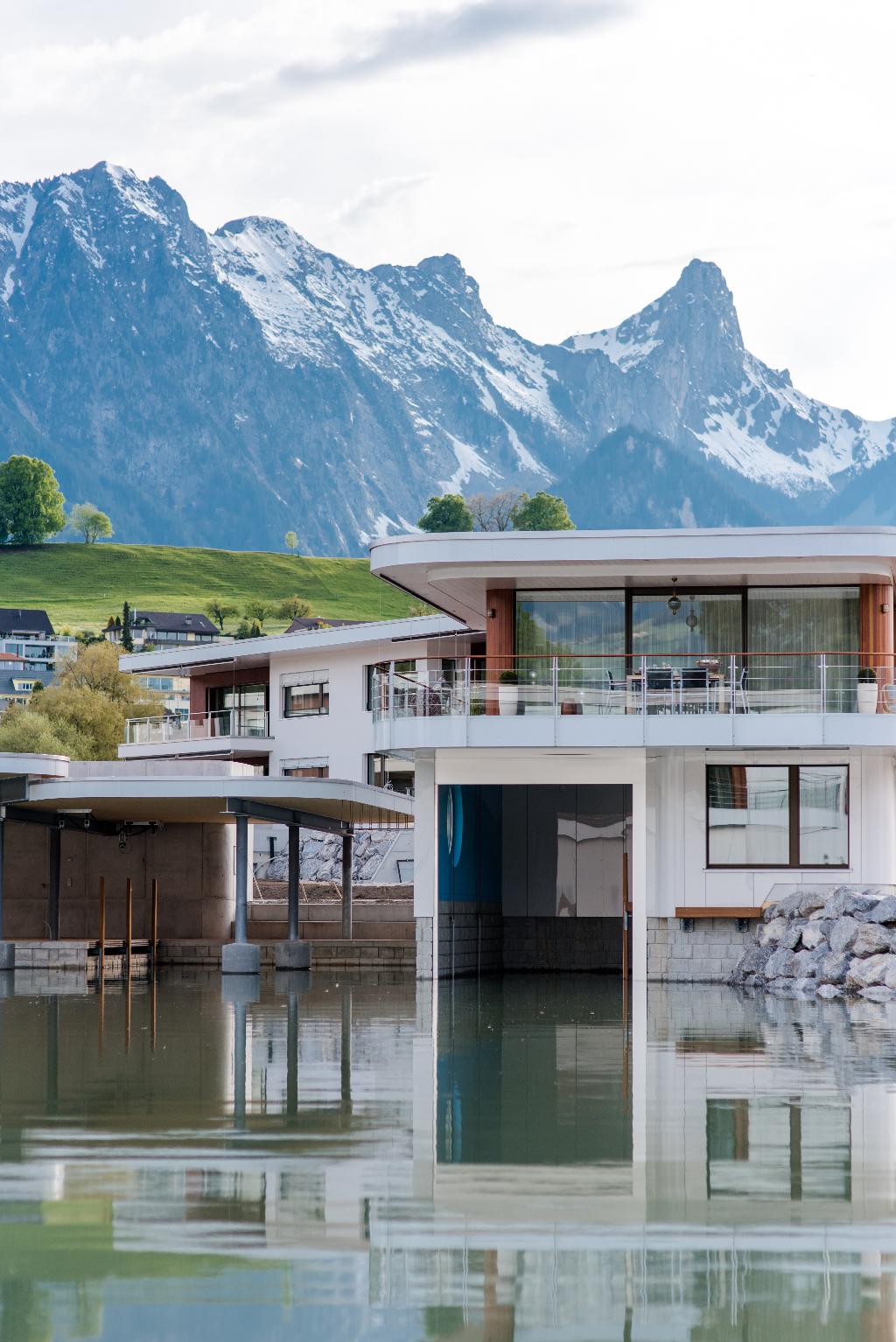 Exterior of Luxury Villa – Deltapark