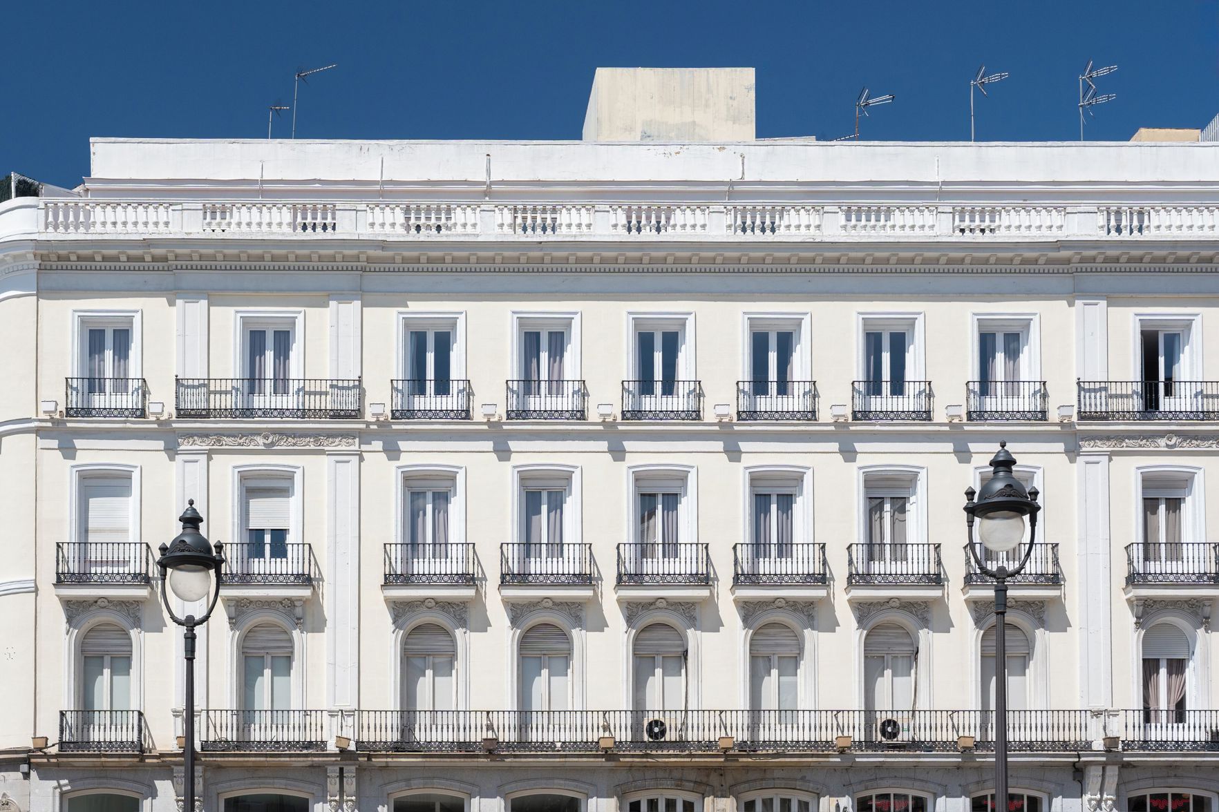 Exterior of LUTHIA Puerta del Sol