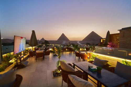 PANORAMA view pyramids