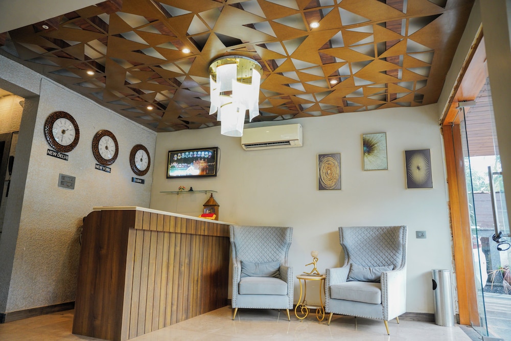 Solara Inn