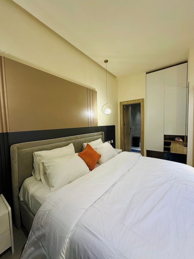 Olamax Suites