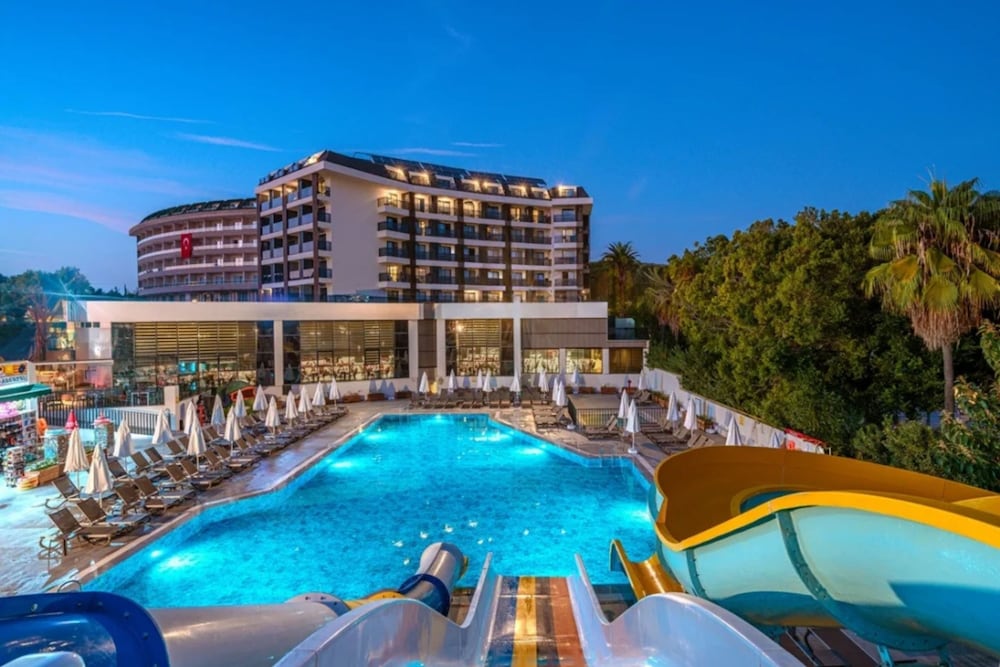 Akin Paradise Hotel