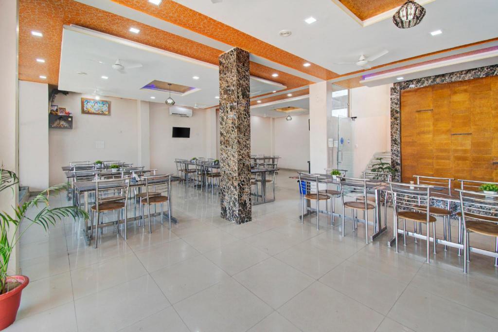 Hotel O by OYO shiv sagar