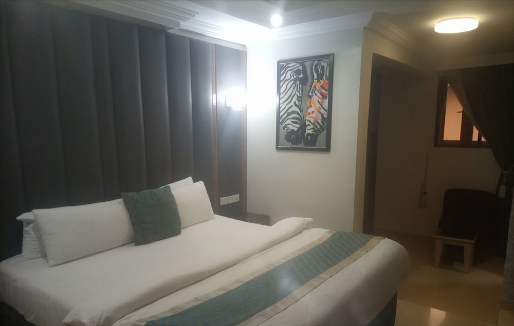 Grand East Hotel