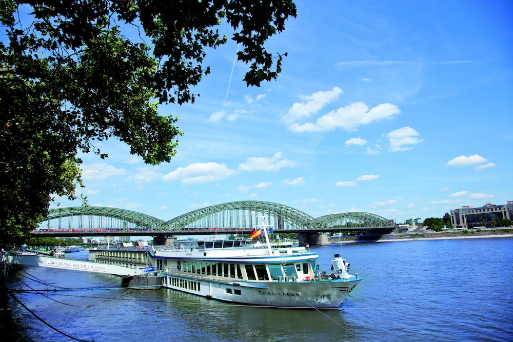 Crossgates Hotelship Hafen - Neuss