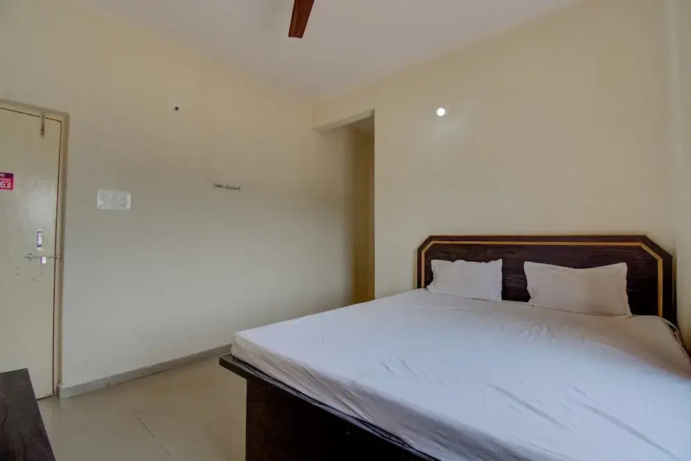 SPOT ON 765 Moonlight Hotel