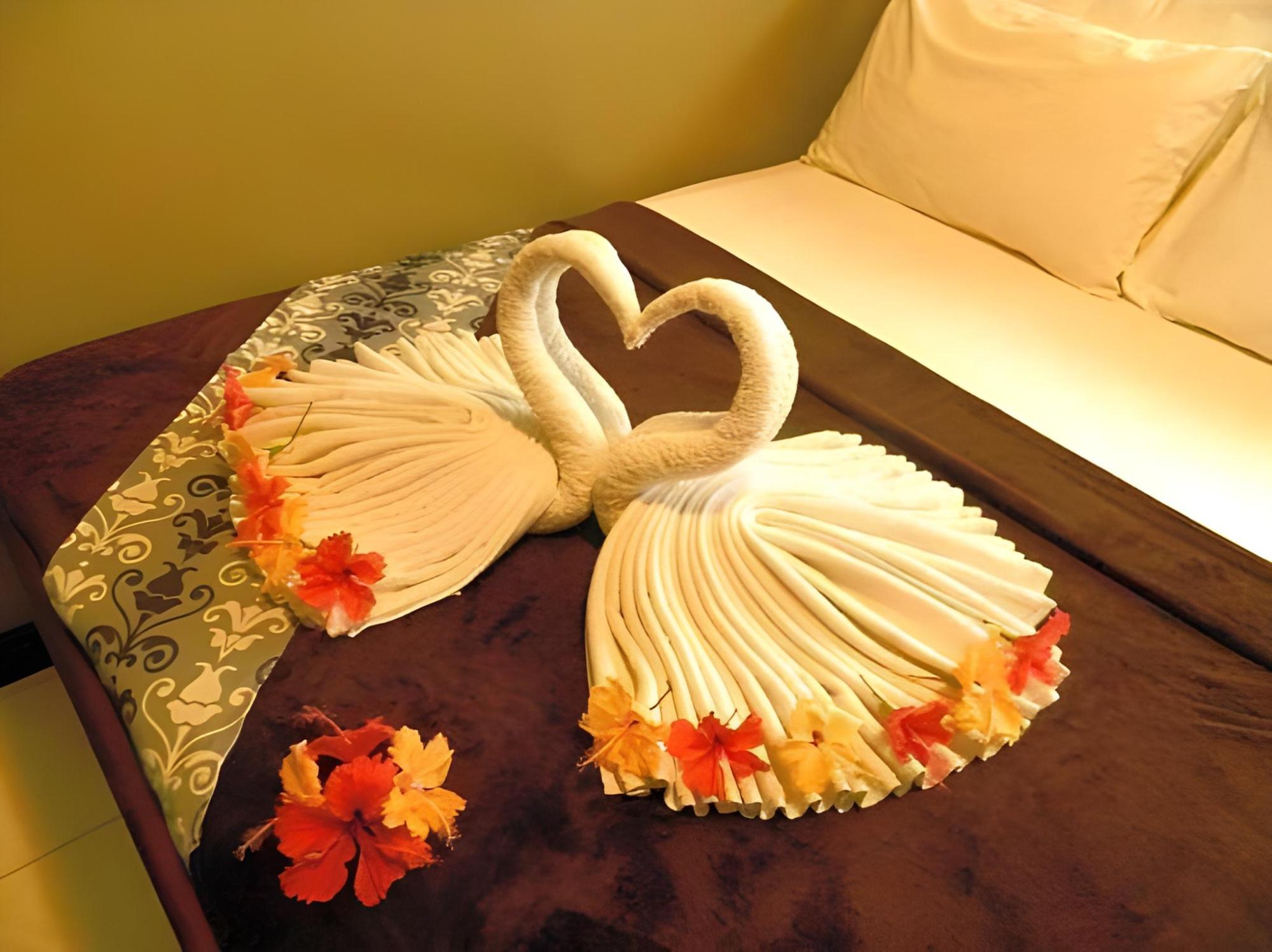 Candice Lucy Hotel Caticlan