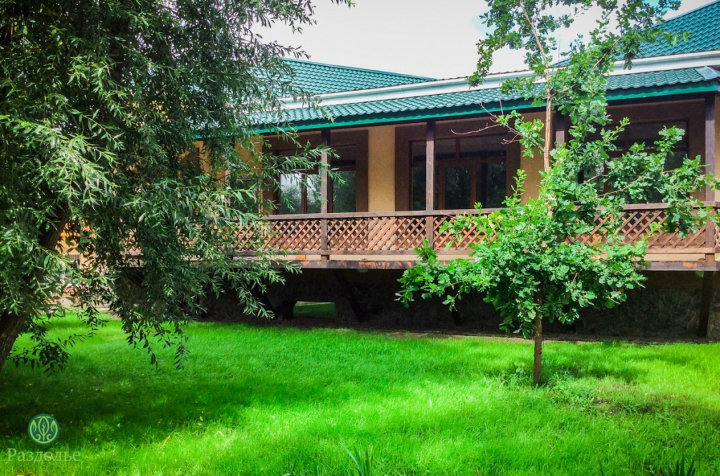 Hotel in Ecopark Razdolye
