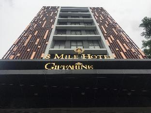 8 Mile Hotel