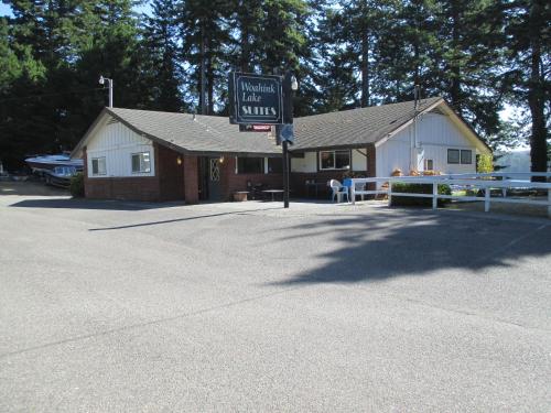Woahink Lake Suites